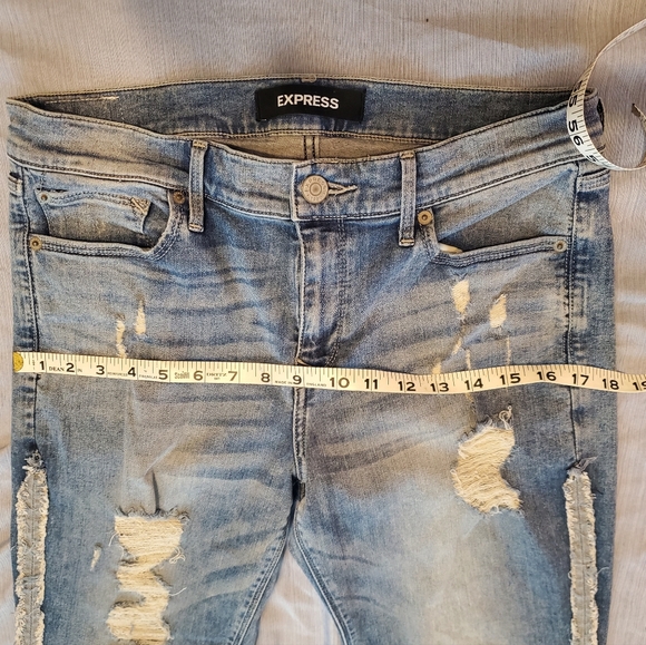 Express Torn Blue Jeans - Picture 4 of 9